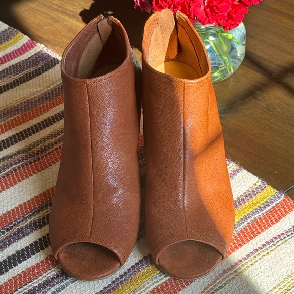 Nine West Open Toe Wedge Bootie 8 - Picture 1 of 7